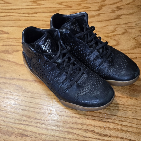 Nike Kobe 9 EXT QS Black Mid Snake Skin. - Picture 3 of 4